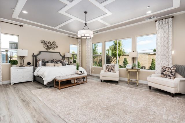 1681 N Shirley Avenue, Clovis, CA 93619