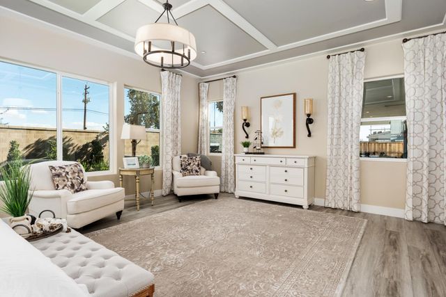 1681 N Shirley Avenue, Clovis, CA 93619