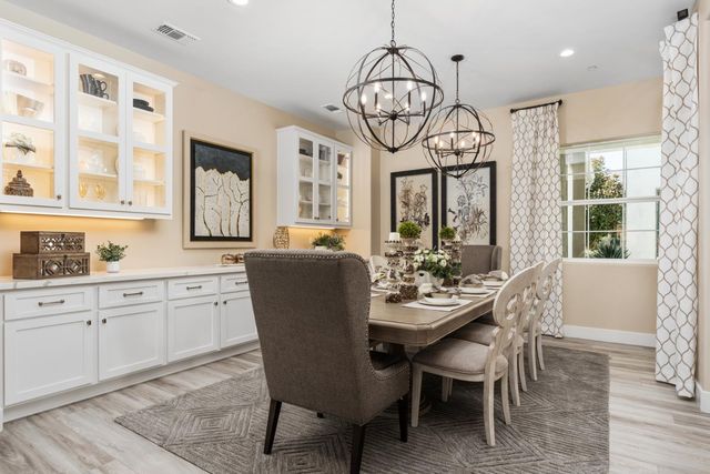 1681 N Shirley Avenue, Clovis, CA 93619