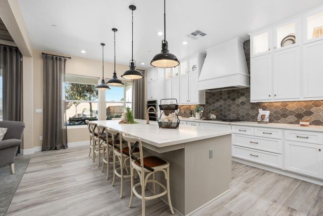 1681 N Shirley Avenue, Clovis, CA 93619