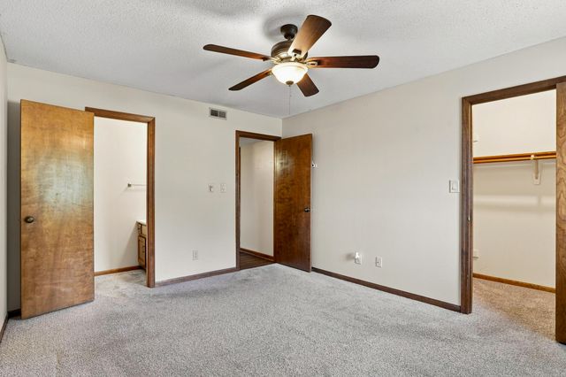 1883 N WATERFRONT DR B, Columbia, MO 65202