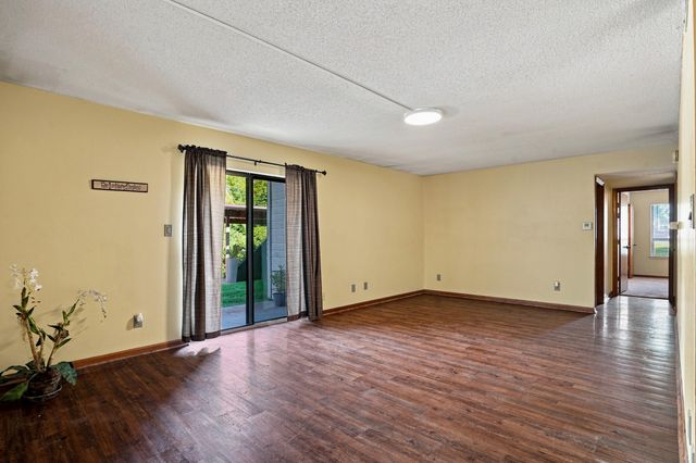 1883 N WATERFRONT DR B, Columbia, MO 65202