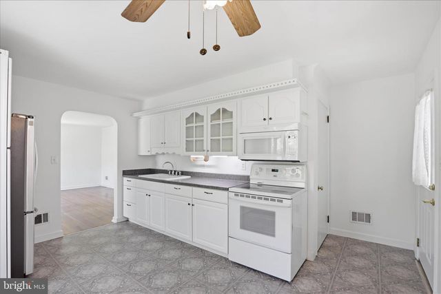 113 PENN AVE, Ephrata, PA 17522