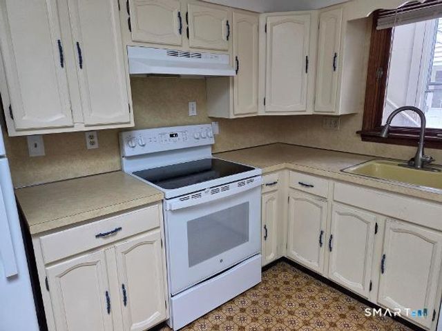47 Laurel Street, Branford, CT 06405
