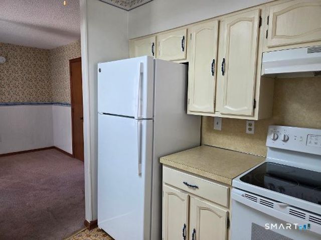 47 Laurel Street, Branford, CT 06405