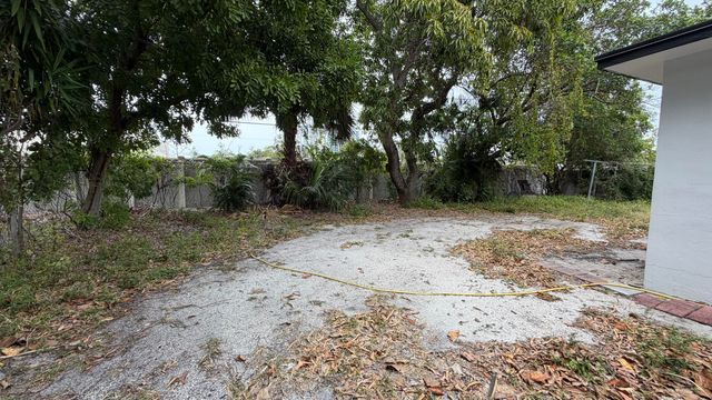 34 W 34th Street, Riviera Beach, FL 33404