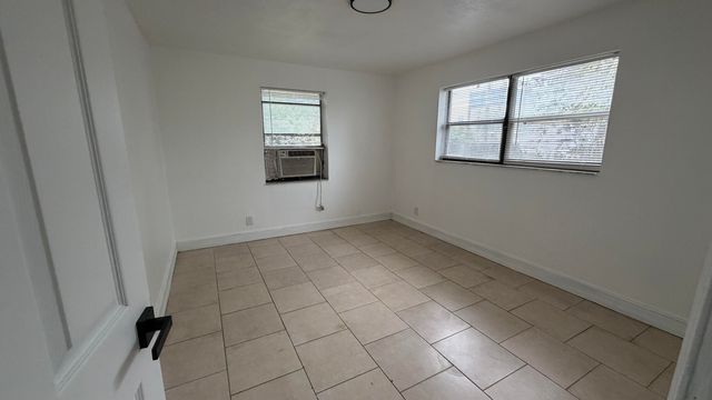 34 W 34th Street, Riviera Beach, FL 33404