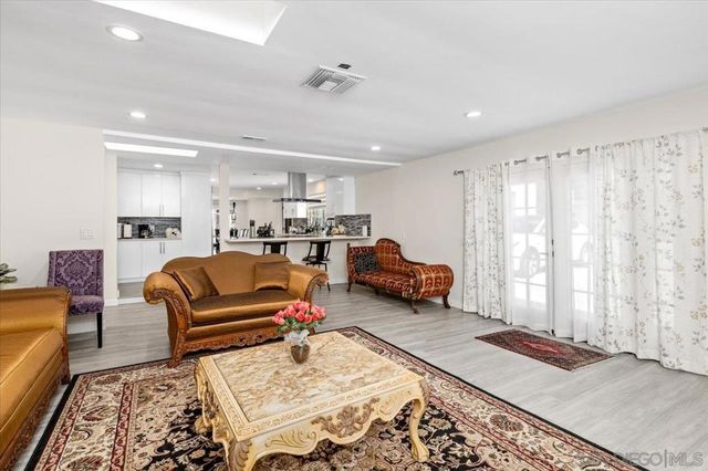 1105 North Ave, Escondido, CA 92026