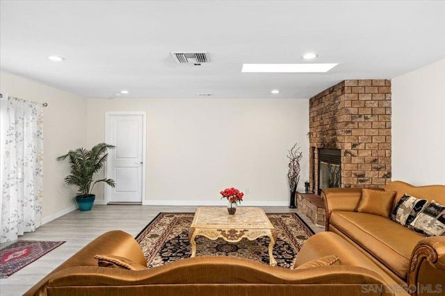 1105 North Ave, Escondido, CA 92026