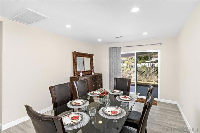 1105 North Ave, Escondido, CA 92026