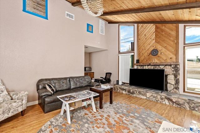 1105 North Ave, Escondido, CA 92026