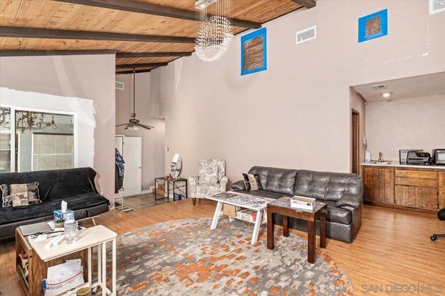 1105 North Ave, Escondido, CA 92026