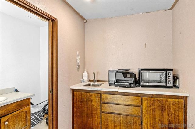 1105 North Ave, Escondido, CA 92026