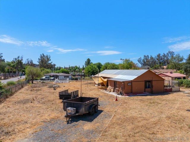 1105 North Ave, Escondido, CA 92026
