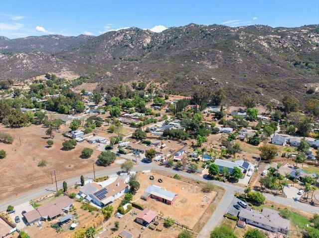 1105 North Ave, Escondido, CA 92026