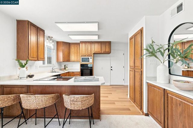 4620 Regina Ln, Concord, CA 94521