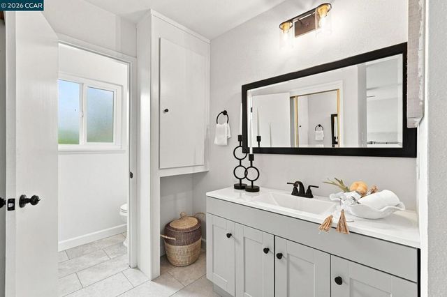 4620 Regina Ln, Concord, CA 94521