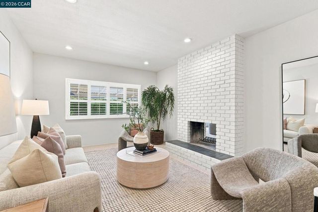4620 Regina Ln, Concord, CA 94521
