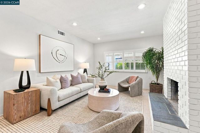 4620 Regina Ln, Concord, CA 94521