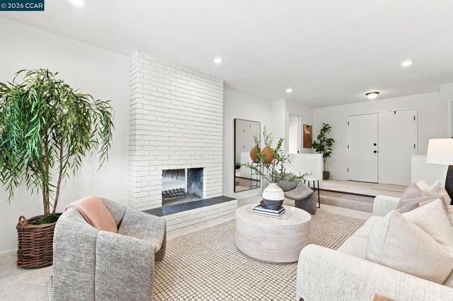 4620 Regina Ln, Concord, CA 94521