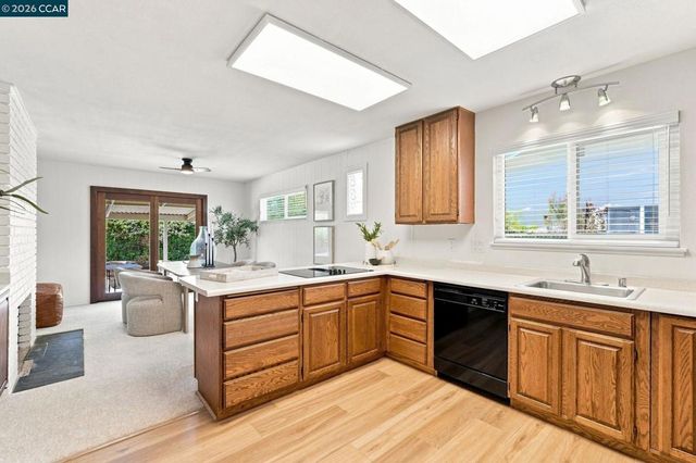 4620 Regina Ln, Concord, CA 94521