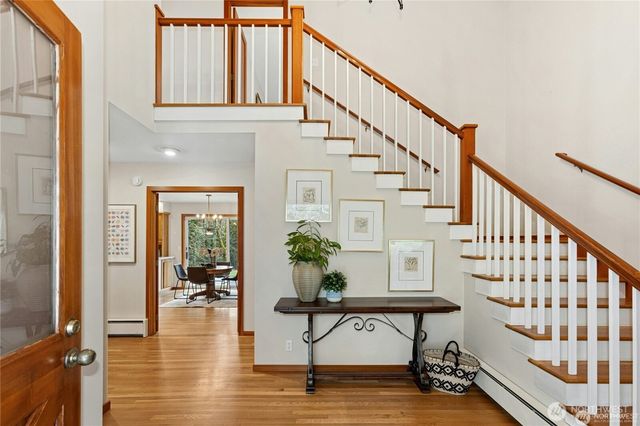 10235 Battle Point Drive NE, Bainbridge Island, WA 98110