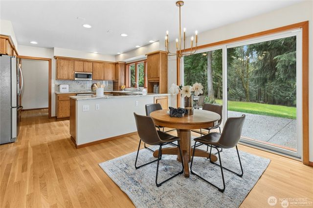10235 Battle Point Drive NE, Bainbridge Island, WA 98110