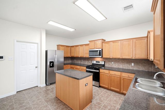 8306 Littlehip Hawthorn Drive, Baytown, TX 77523