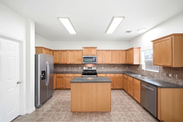 8306 Littlehip Hawthorn Drive, Baytown, TX 77523