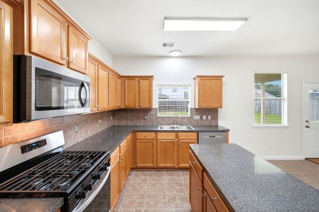 8306 Littlehip Hawthorn Drive, Baytown, TX 77523