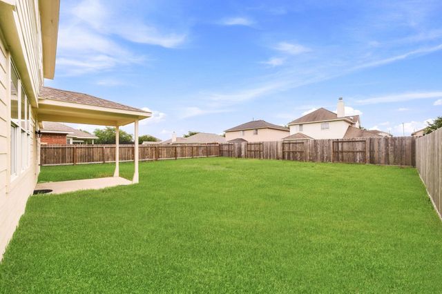 8306 Littlehip Hawthorn Drive, Baytown, TX 77523