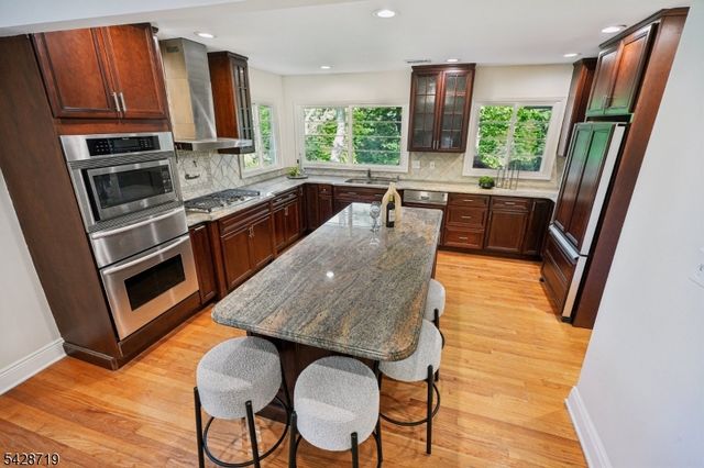 355 Wyoming Ave, Millburn Twp., NJ 07041