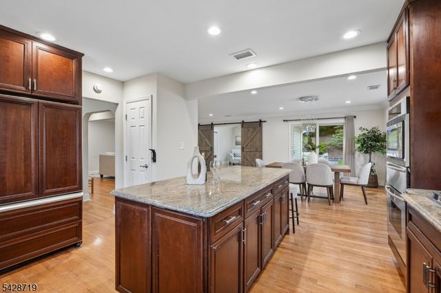 355 Wyoming Ave, Millburn Twp., NJ 07041