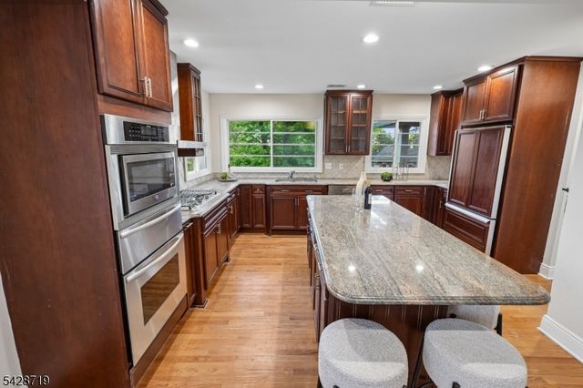 355 Wyoming Ave, Millburn Twp., NJ 07041