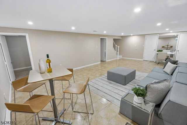 355 Wyoming Ave, Millburn Twp., NJ 07041