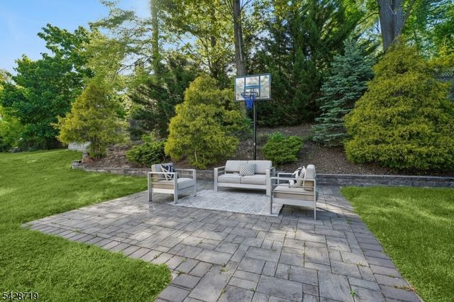 355 Wyoming Ave, Millburn Twp., NJ 07041