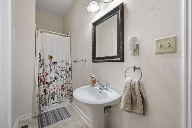 1103 26th Street, Marion, IA 52302