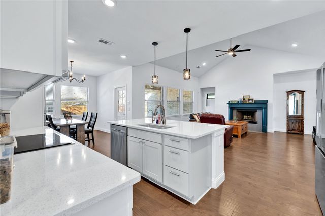 137 Gardenia Drive, Azle, TX 76020