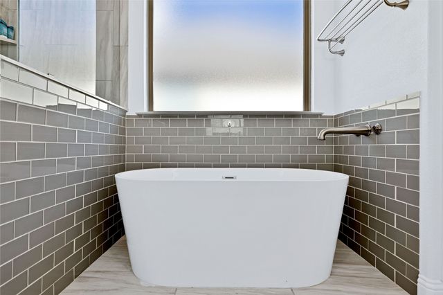 137 Gardenia Drive, Azle, TX 76020