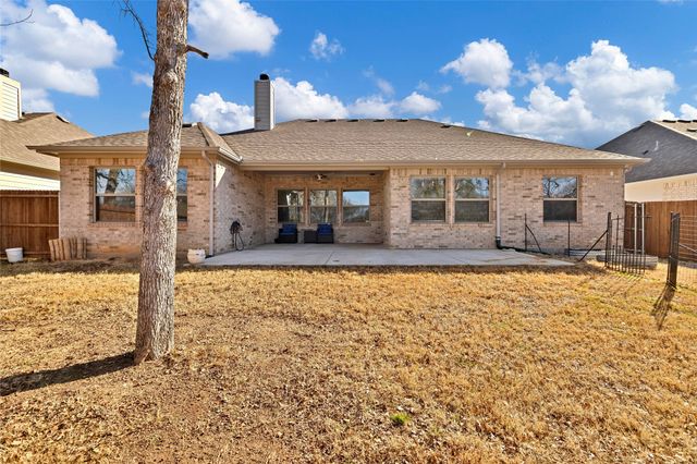 137 Gardenia Drive, Azle, TX 76020