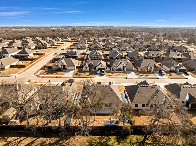 137 Gardenia Drive, Azle, TX 76020