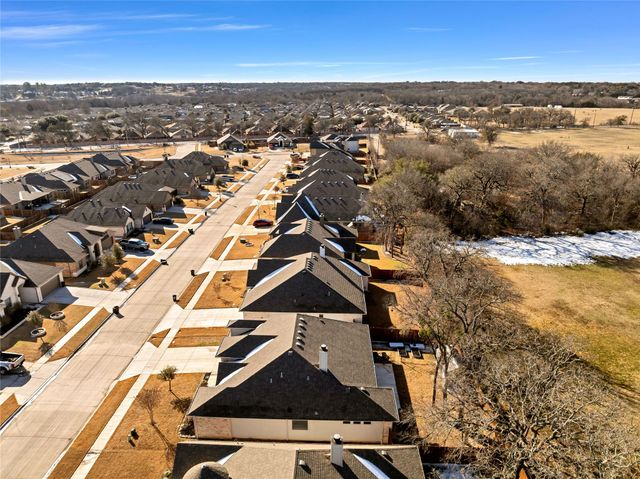 137 Gardenia Drive, Azle, TX 76020