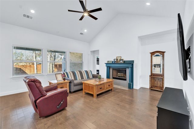 137 Gardenia Drive, Azle, TX 76020