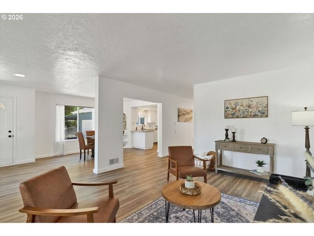 4826 FUTURE Rd Ne, Salem, OR 97305
