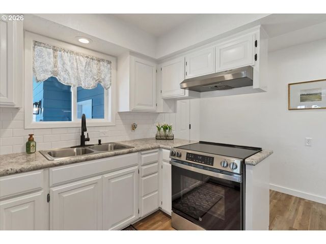 4826 FUTURE Rd Ne, Salem, OR 97305
