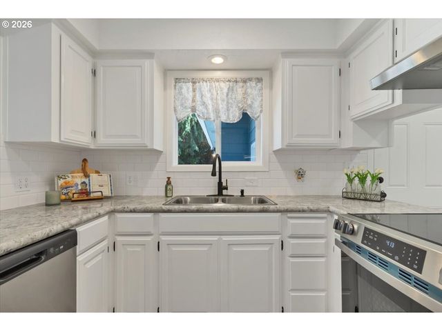 4826 FUTURE Rd Ne, Salem, OR 97305