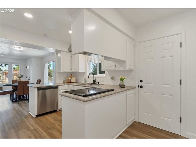 4826 FUTURE Rd Ne, Salem, OR 97305