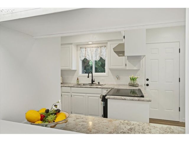 4826 FUTURE Rd Ne, Salem, OR 97305