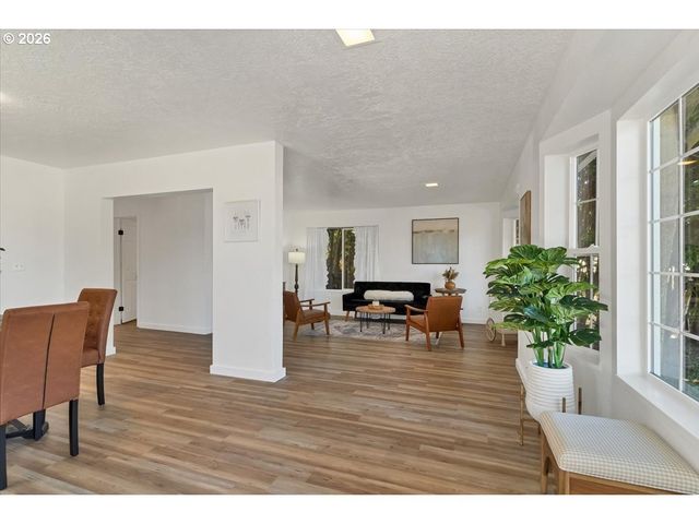 4826 FUTURE Rd Ne, Salem, OR 97305