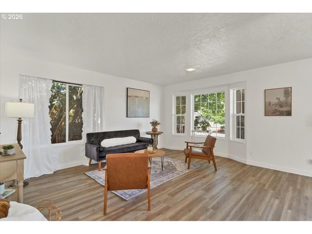 4826 FUTURE Rd Ne, Salem, OR 97305